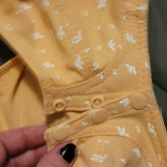 Bras - Picture 2 of 7